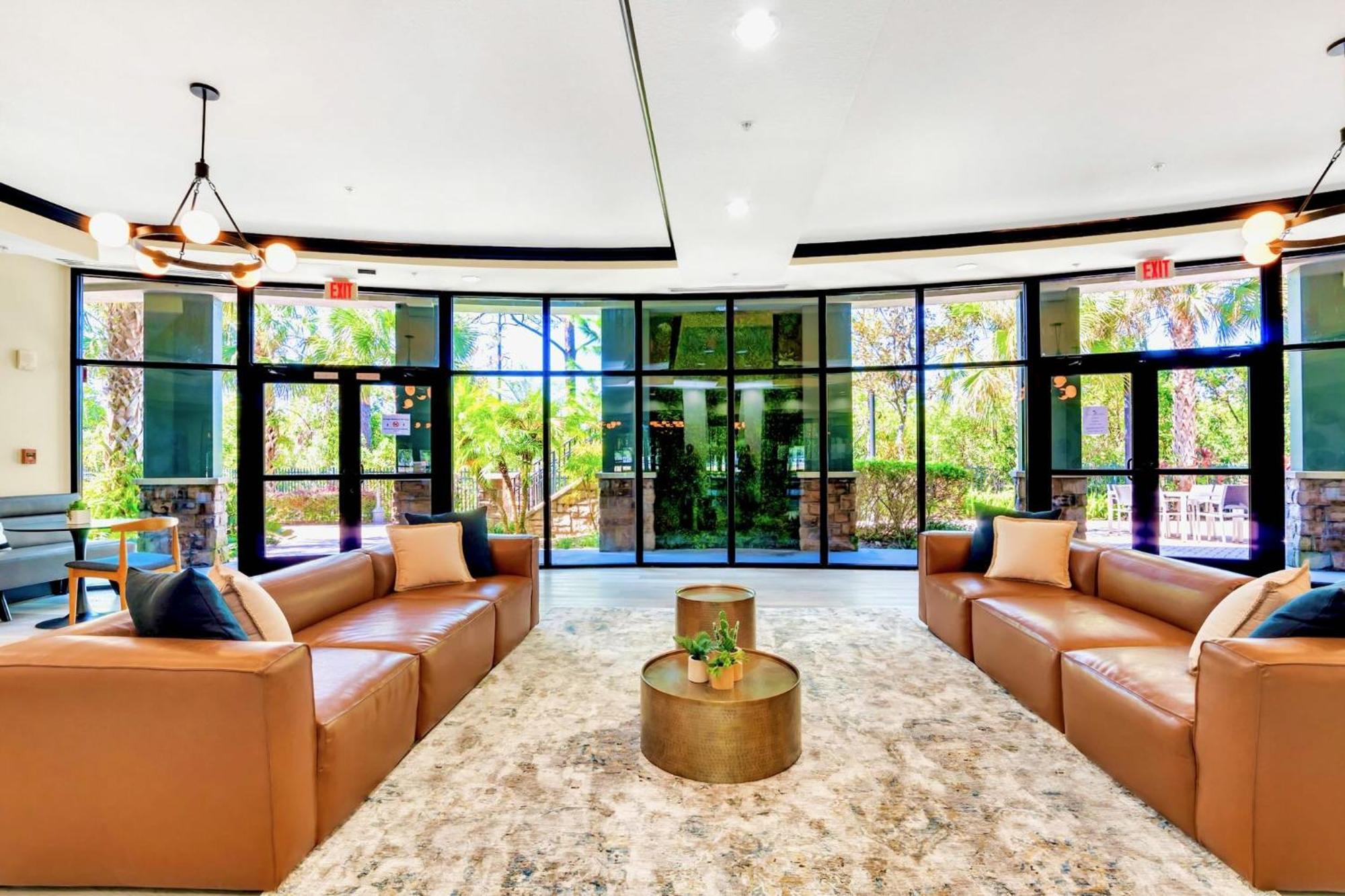 Modern 3br Near - Pool And Hot Tub! Hébergement de vacances